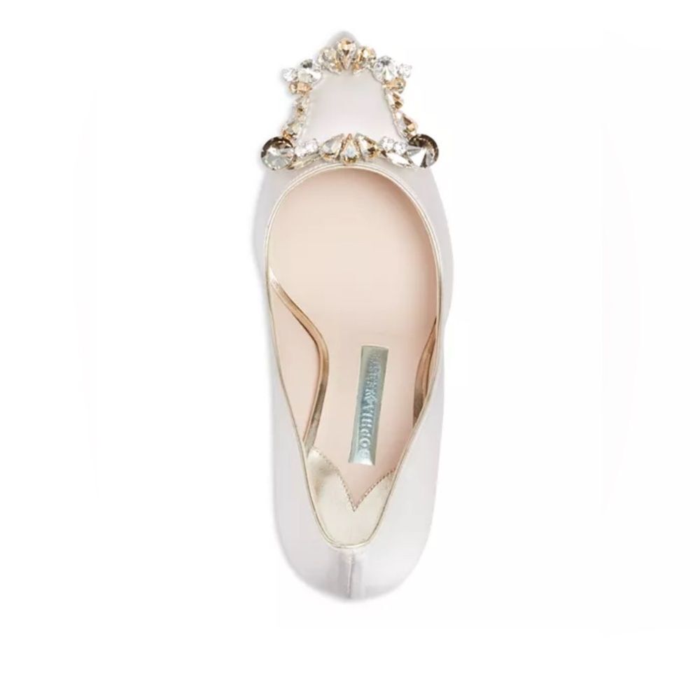 Sophia Webster Margaux Embellished Pointed Toe Pumps in Ivory Satin, New,Size 38 - Picture 5 of 16